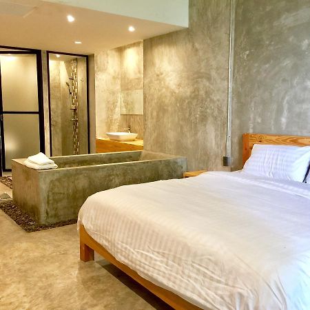 Klim Hotel Бурирам Екстериор снимка