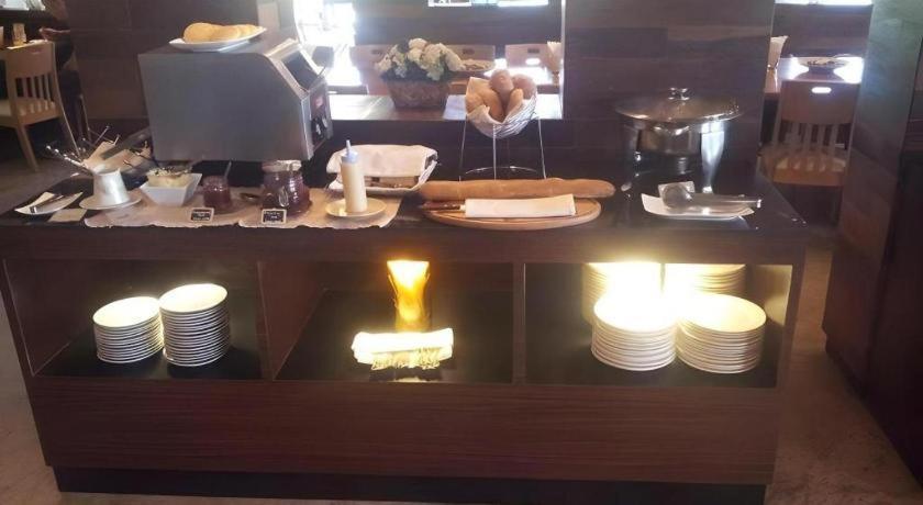 Klim Hotel Бурирам Екстериор снимка